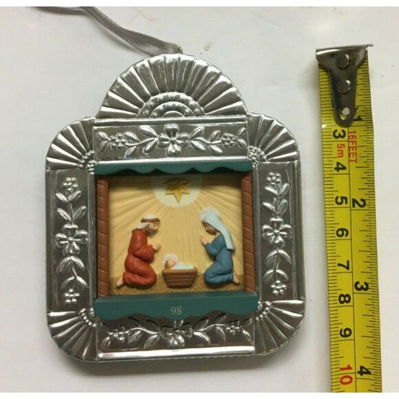 Christmas  Ornament "A Child is Born" Hallmark 1998 QX6176 LaDene Votruba Artist - Picture 2 of 4
